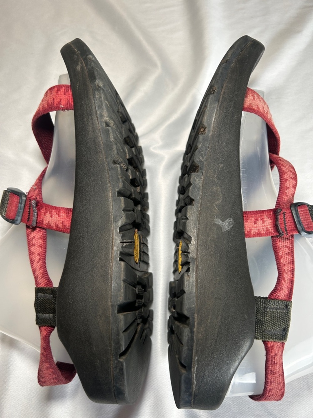 Chaco Adjustable Strap Classic Sandal Burgundy Size 9 - Picture 8 of 16